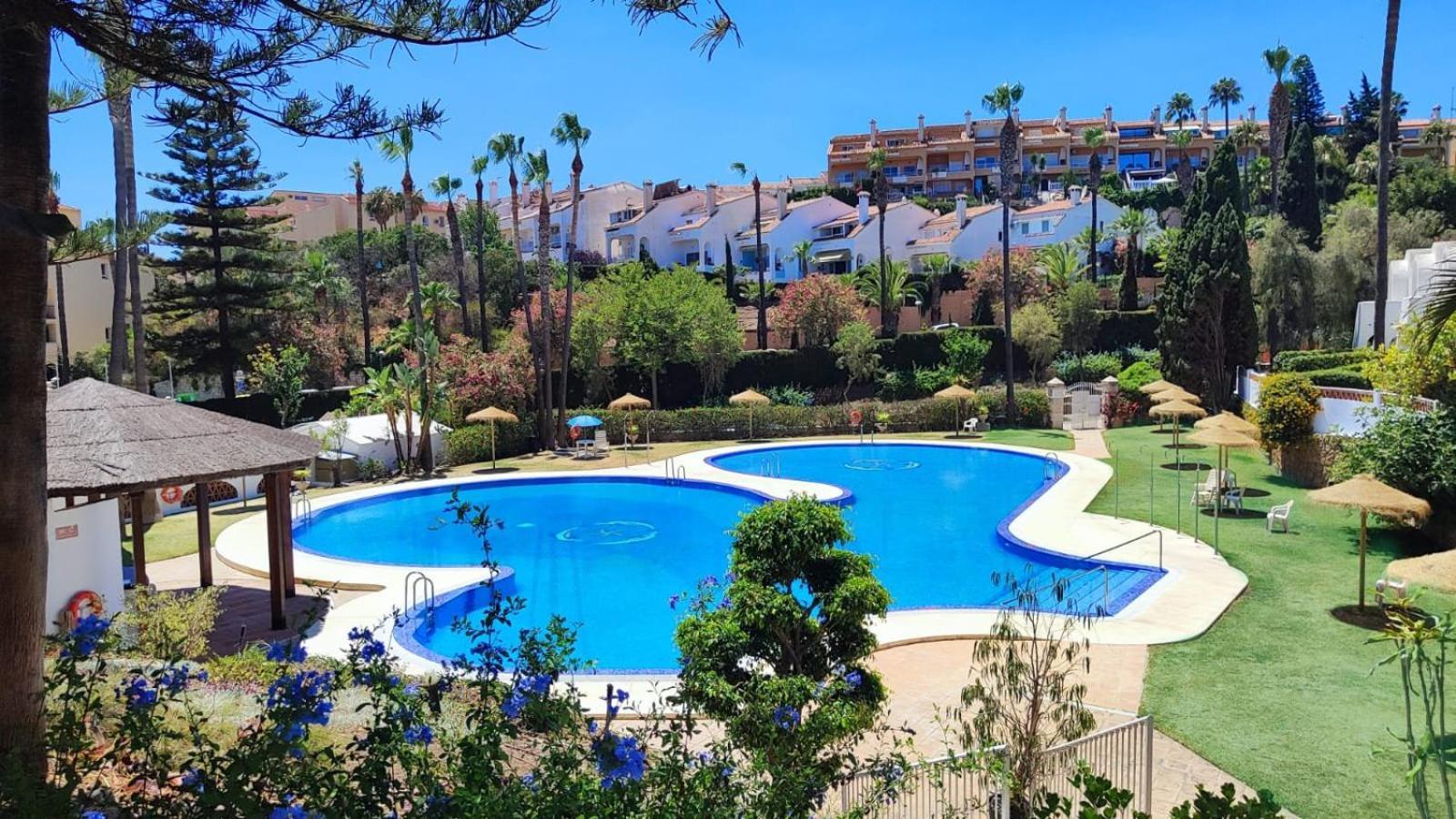 Benalgolf Lovely Apartment In Benalmadena With Sea Views, Excellent Wifi Connection, Private Backyard With Bbq Exterior foto